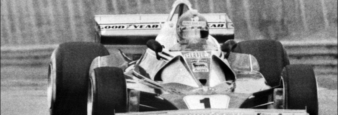 Ator de ‘Rush’, Bruhl presta homenagem a Niki Lauda