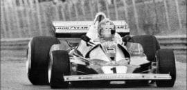 Ator de ‘Rush’, Bruhl presta homenagem a Niki Lauda