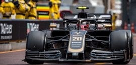 Magnussen cai para décimo quarto após penalidade por incidente com Perez