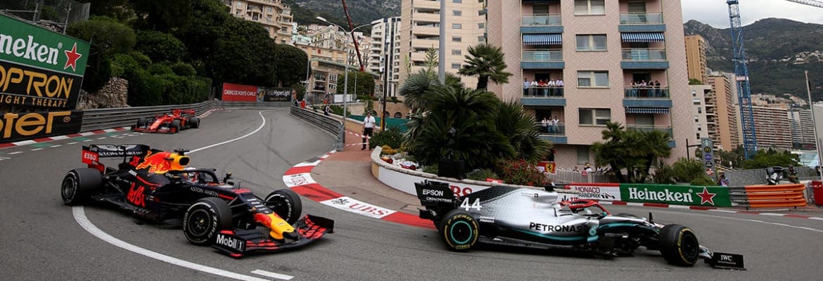 Mercedes explica o motivo dos pneus médios de Hamilton em Mônaco