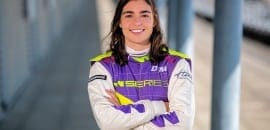 Jamie Chadwick assina com a Williams