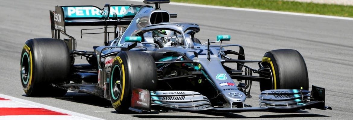 Testes da F1: Nikita Mazepin mantém a Mercedes na frente; Sérgio Sette com problemas