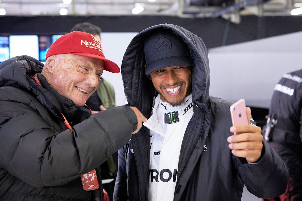 F1: Lauda participou, mas outro nome selou o destino de Hamilton na Mercedes Niki Lauda e Lewis Hamilton