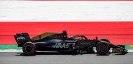 Grosjean lutando para entender onde está a aderência para a Haas