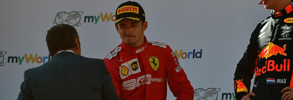 Leclerc reclama da manobra de Verstappen e deixa decisão na mão dos comissários