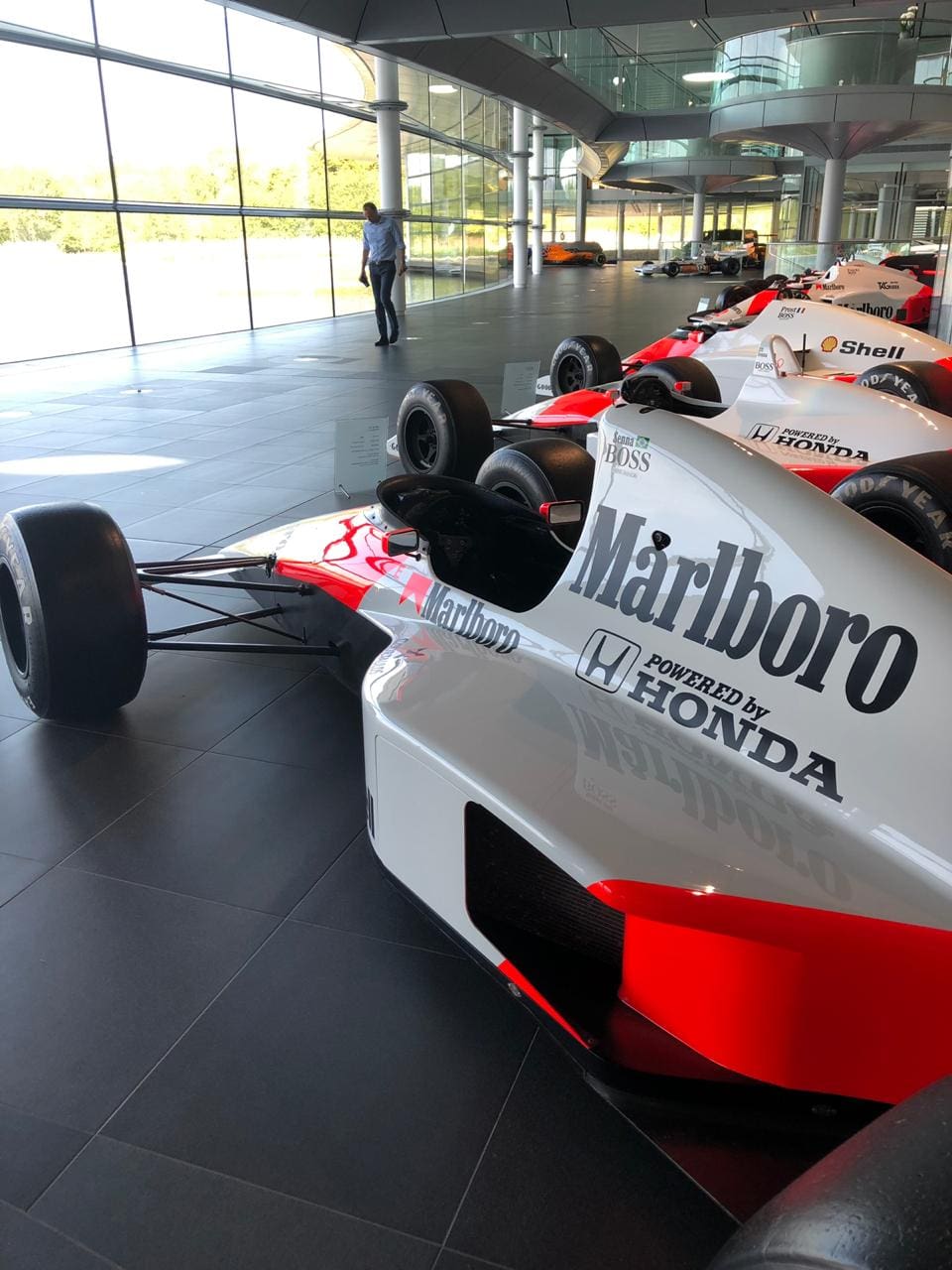 F1Mania.net visita sede da McLaren na Inglaterra e dirige o supercarro 720S McLaren