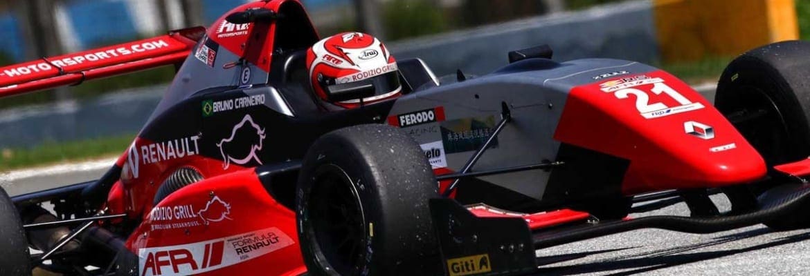 Bruno Carneiro vence na Fórmula Renault Asiática