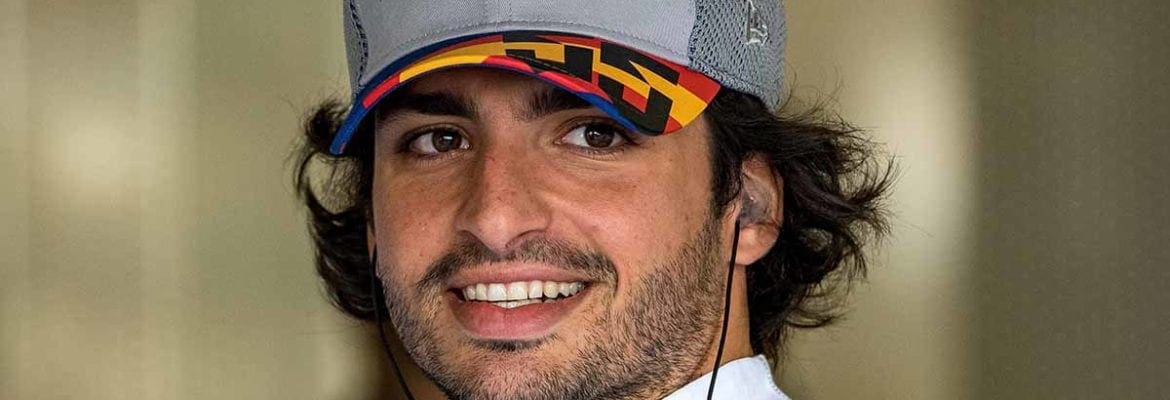 Sainz acredita que Verstappen é “quase melhor” que Hamilton