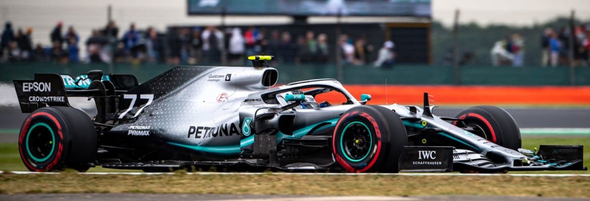 GP da Grã-Bretanha: Bottas supera Hamilton por 0,006s e conquista a 10ª pole de sua carreira
