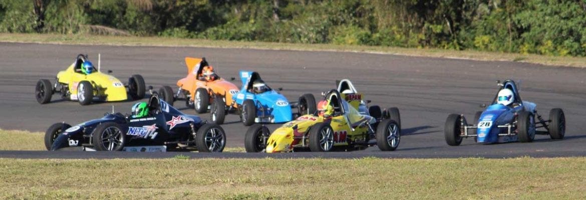 Fórmula Vee bate recorde e tem dobradinha de vitórias na Copa ECPA