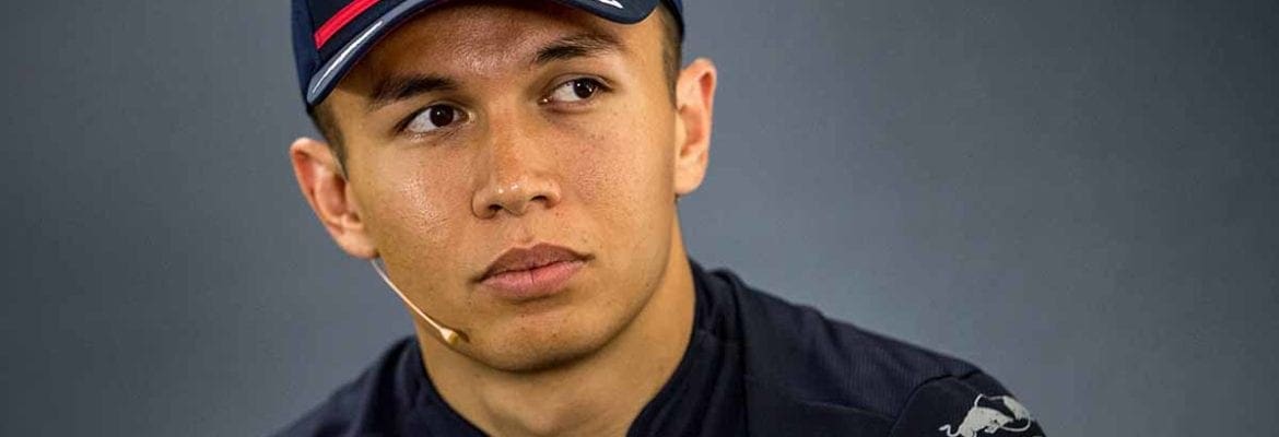 Albon revela novo capacete para a temporada 2020