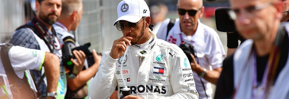 Lewis Hamilton "pronto para lutar" com Max Verstappen pelo campeonato Lewis Hamilton “pronto para lutar” com Max Verstappen pelo campeonato