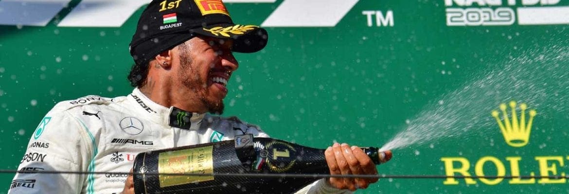 Hamilton: “Pilotar pela Ferrari poderia ser uma opção”