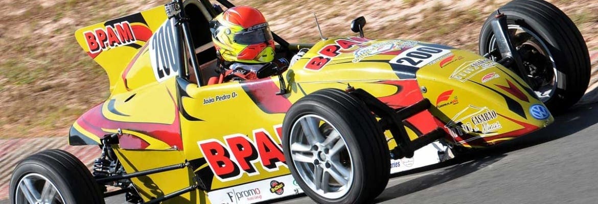 Piloto da F4 FIA Argentina, João Pedro Maia aproveita provas da F-Vee para sua volta às pistas