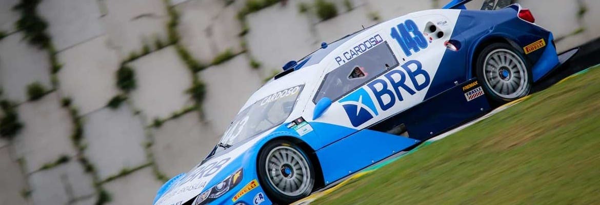 Óleo na pista prejudica metade do grid na classificação da Corrida do Milhão