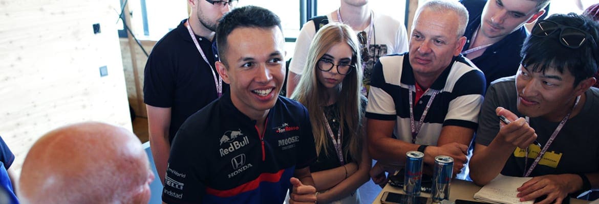 Albon recebe penalização por motor e deve começar no final do grid na Bélgica