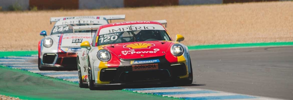 Na Porsche Império Carrera Cup, Vitor Baptista e Enzo Elias vencem no Estoril em dia de programação abreviada