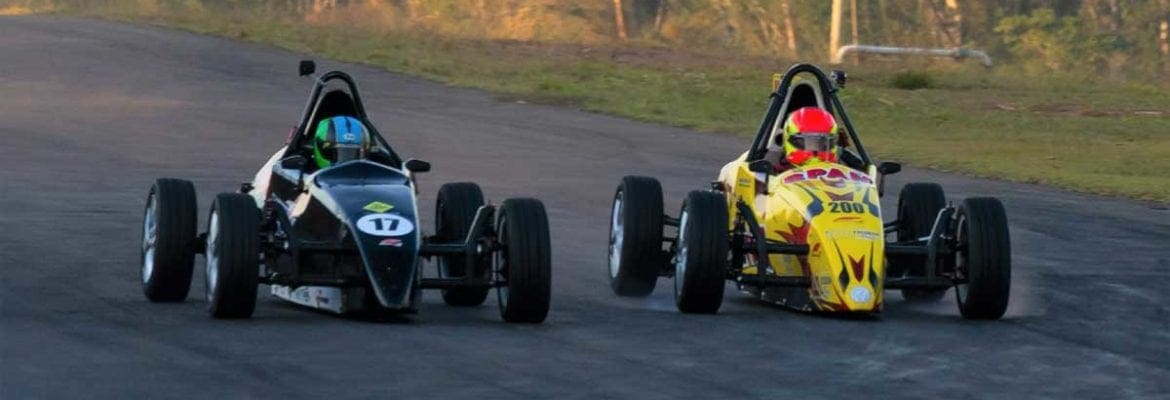 Prova histórica da Fórmula Vee no ECPA tem vitórias de jovem piloto, acidentes e recordes