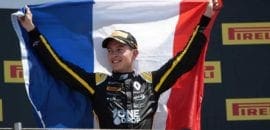 Pilotos prestam homenagem a Anthoine Hubert antes do GP da Bélgica