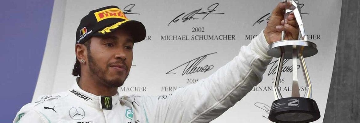 Hamilton afirma que é muito difícil se imaginar em outro lugar que não a Mercedes