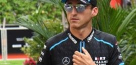 Kubica diz que Magnussen levou água para a pista antes de polonês bater no guard rail