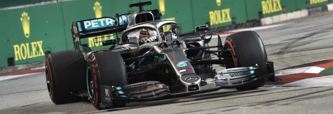 Mercedes multada em € 5000 por irregularidade na temperatura do combustível no carro de Hamilton