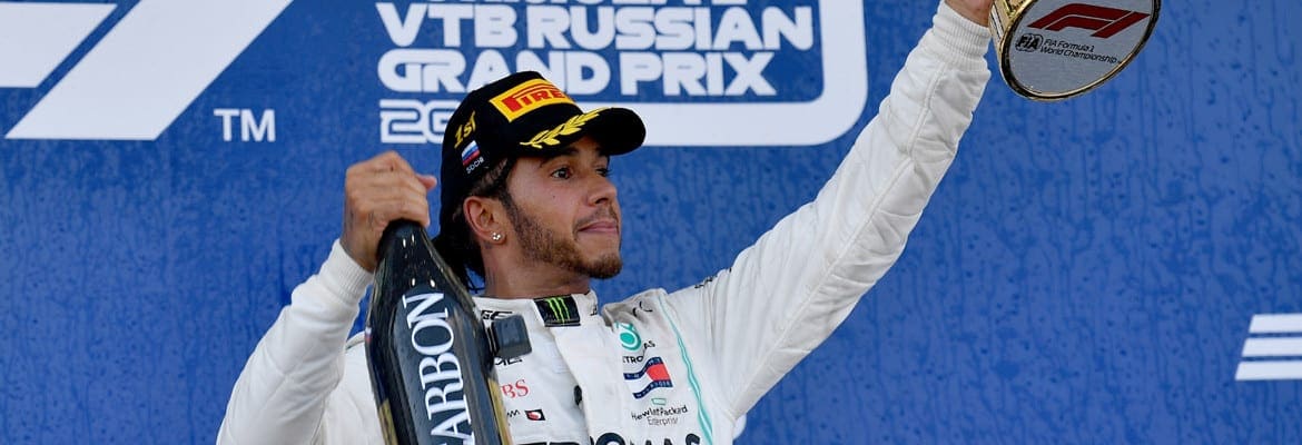 GP da Rússia: Lewis Hamilton aproveita “bagunça” da Ferrari e vence em Sochi