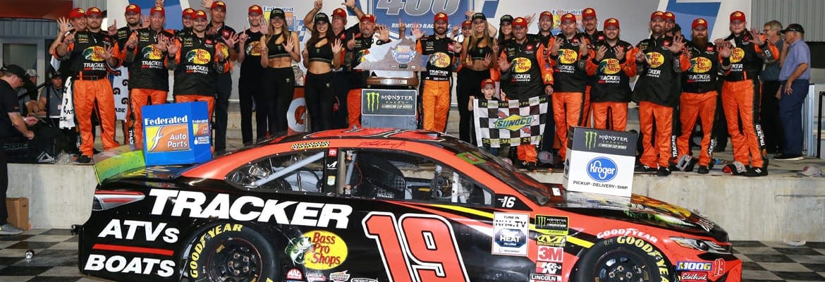 Martin Truex Jr conquista sua segunda vitória nos playoffs em Richmond