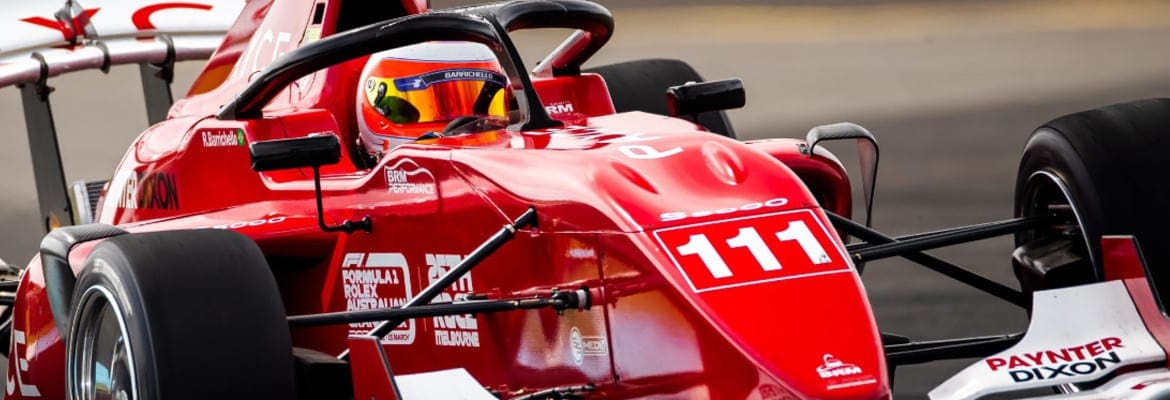 Rubens Barrichello no pódio depois de “corrida de 2 voltas” na Austrália