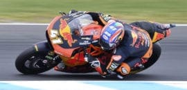 Binder conquista vitória na Moto2 em Valência, o campeão Alex Marquez caiu
