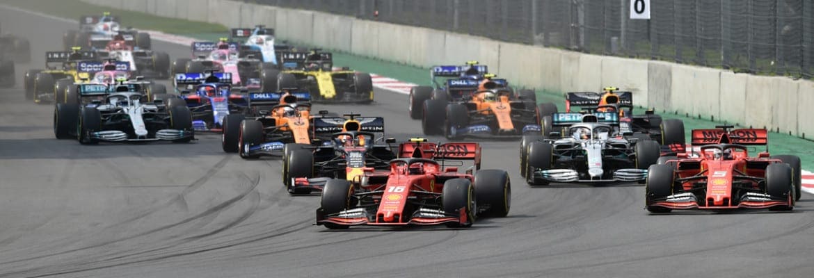 Mattia Binotto admite que a Ferrari fez a escolha errada com a estratégia de Leclerc