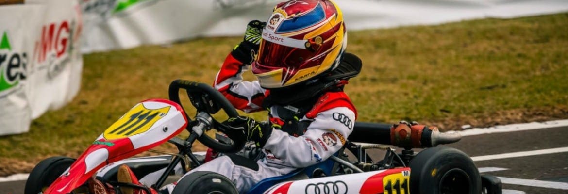 Vice-campeão da Copa Brasil de Kart, Augustus Toniolo dá show de ultrapassagens no Beto Carrero