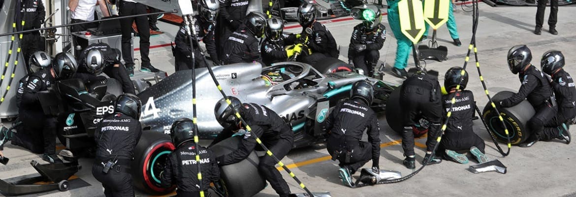 Hamilton defende pit stop da Mercedes no final do GP do Brasil