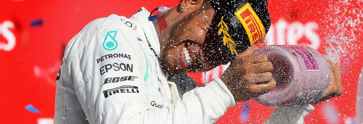 “Não há um único piloto que conquistou um título sem ter um ótimo time”, diz Hamilton