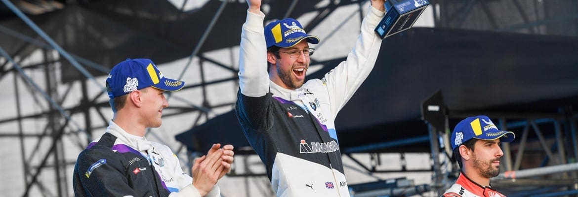 Com duas poles e uma vitória, Sims é o líder da Fórmula E após rodada dupla em Al-Diriyah