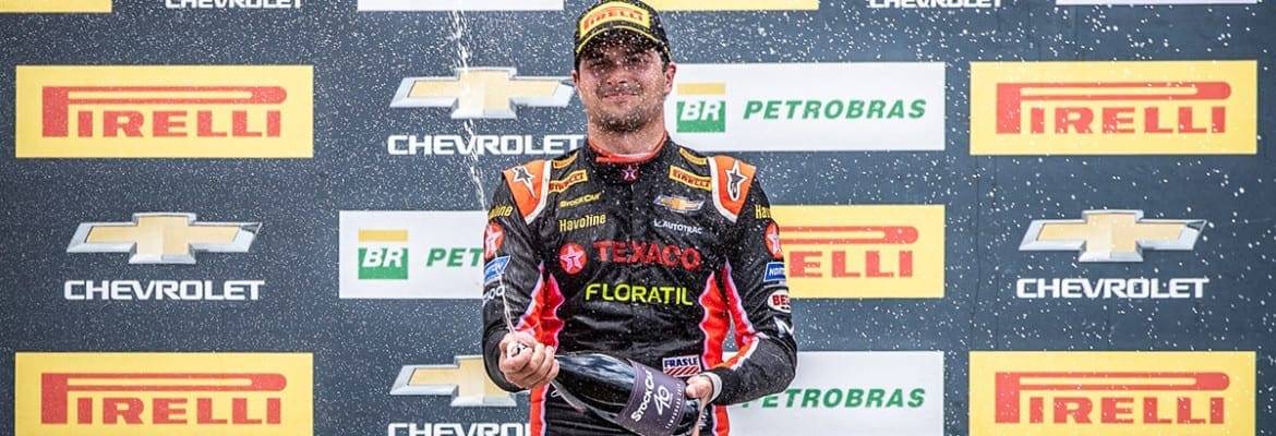 Segundo em Goiânia, Nelson Piquet Jr. dedica pódio a Tuka Rocha