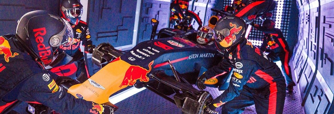 Red Bull Racing faz pit stop histórico na gravidade zero