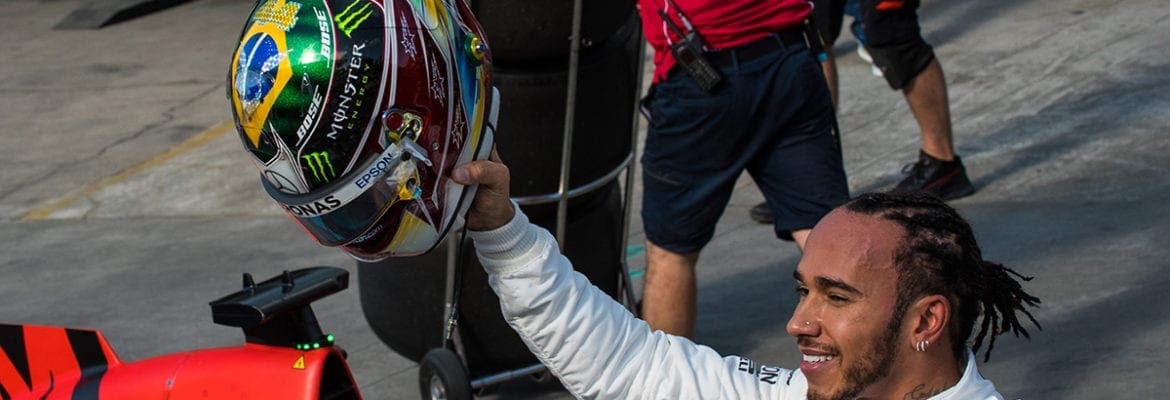 Hamilton afirma que a Mercedes está com pouca potência