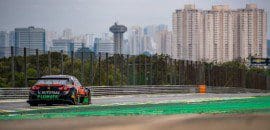Nelsinho Piquet sofre danos na suspensão após acidente e abandona corrida em Interlagos