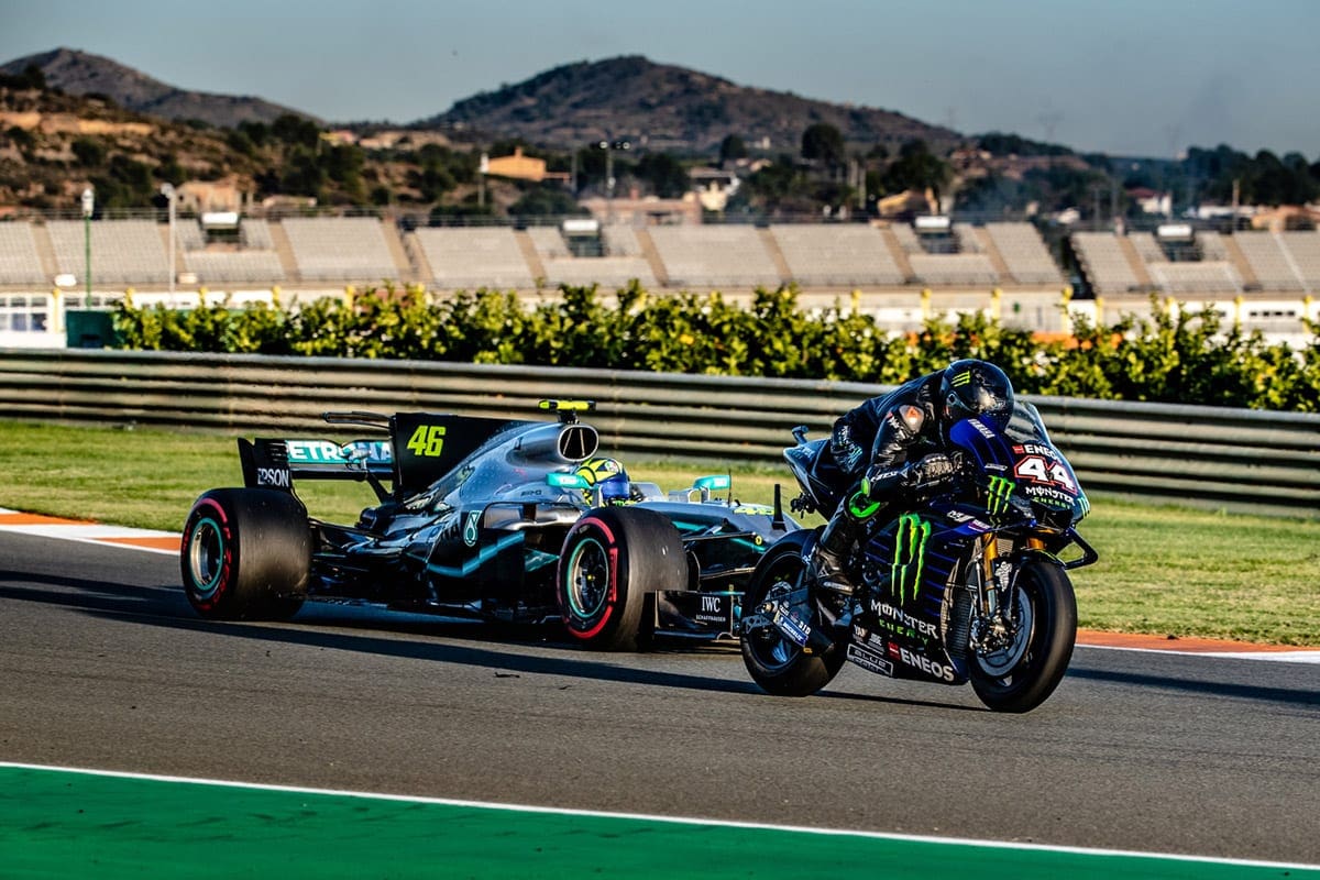Valentino Rossi e Lewis Hamilton - Teste MotoGP x F1