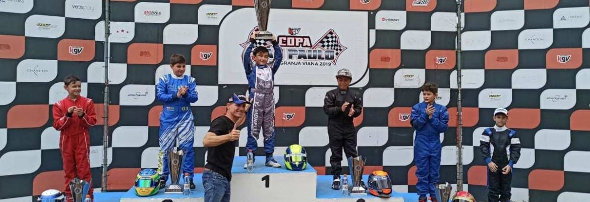 Com 9 anos, Yuri Morelli vence preliminar das 500 Milhas de Kart na categoria Cadete