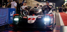 Toyota do trio Conway, Kobayashi e Lopez vence no Bahrein e assume a liderança do campeonato