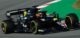Renault começa os testes de pré-temporada com design preto