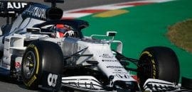 Kvyat comemora seu aniversário de 26 anos