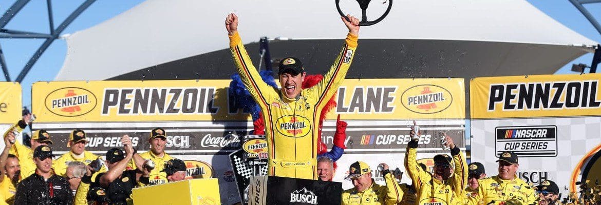 Joey Logano conquista a vitória pelo segundo ano seguido em Las Vegas