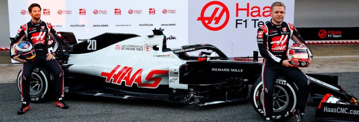 Haas apresenta o VF-20 no pitlane de Barcelona