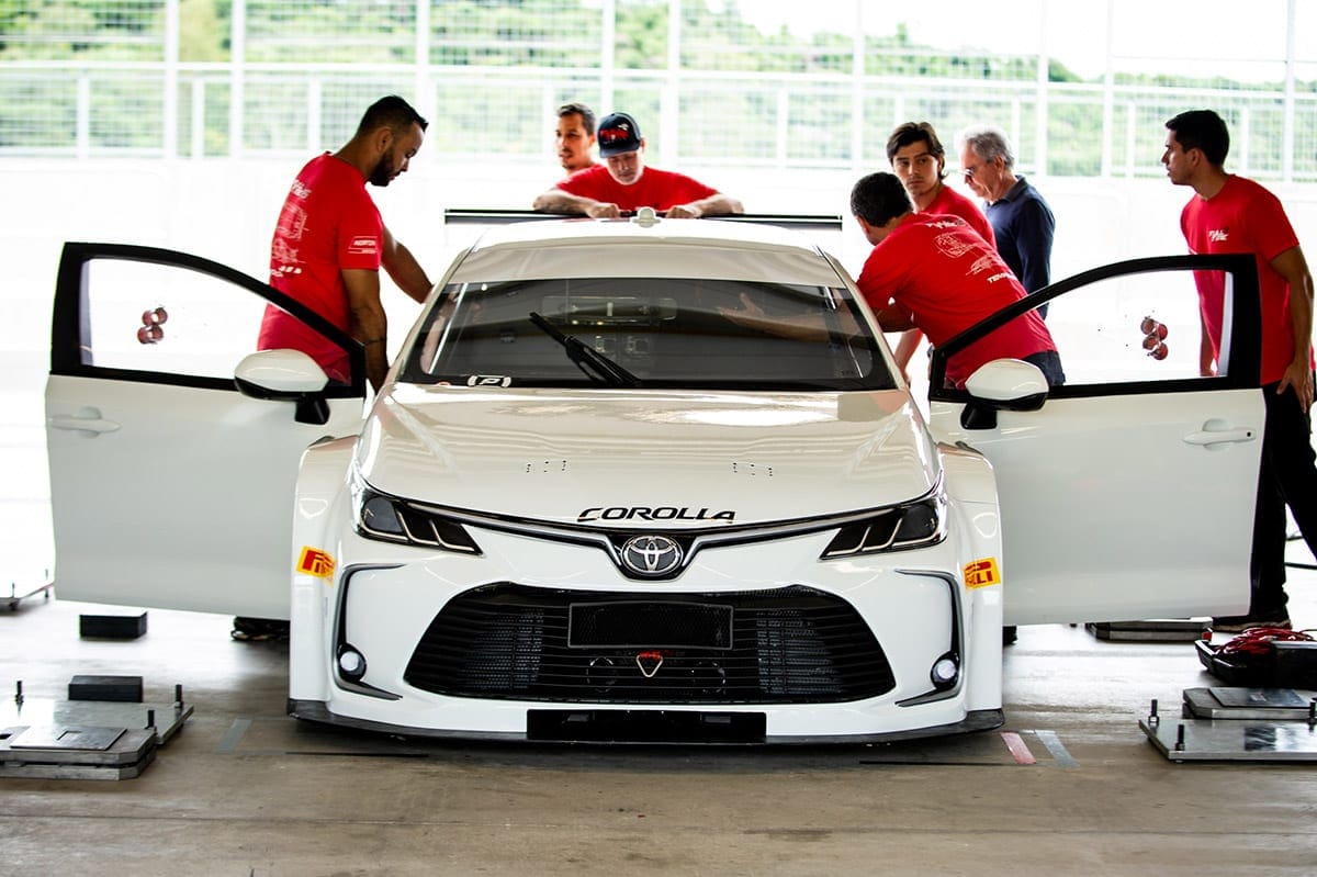 Stock Car faz primeiro teste com os novos Corolla e Cruze Stock Car 2020 - Toyota Corolla