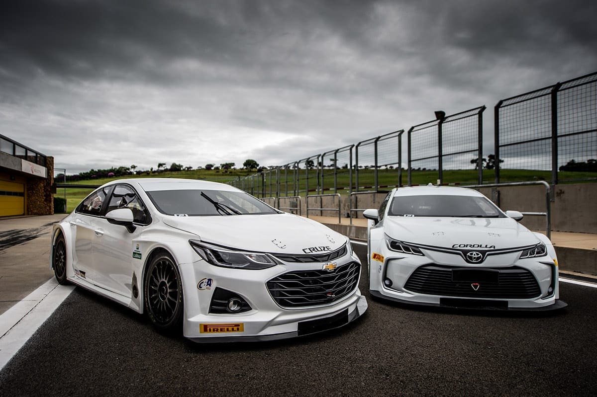 Stock Car faz primeiro teste com os novos Corolla e Cruze Stock Car 2020 - Teste novos carros