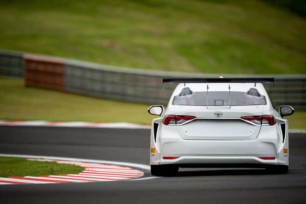 Stock Car faz primeiro teste com os novos Corolla e Cruze Stock Car 2020 - Toyota Corolla