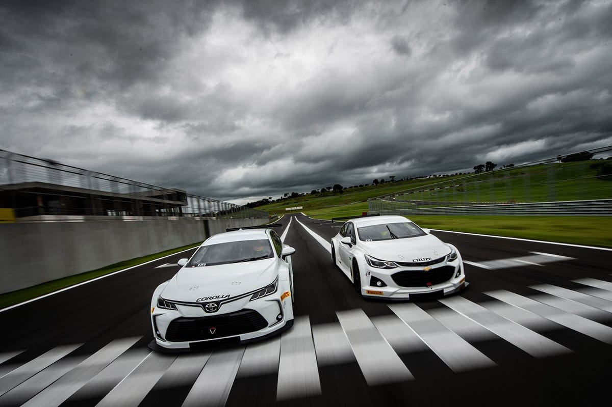 Stock Car faz primeiro teste com os novos Corolla e Cruze Stock Car 2020 - Teste novos carros